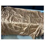 VINTAGE TWIN BEDSPREAD