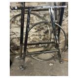 ROUND RACK ON WHEELS 50 HIGH- CIRCLE IS 38