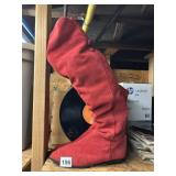 VINTAGE RED SUEDE BOOTS SZ 7