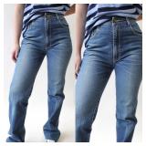 JORDACHE VINTAGE JEANS Measurements taken while