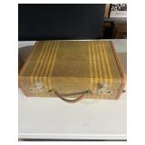 VINTAGE SUITCASE