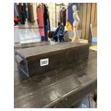 VINTAGE WOODEN DISPLAY BOX