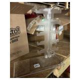 SUNGLASSES DISPLAY MISSING ONE PIECE