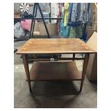 MCM END TABLE NEEDS REFINISHED. 20"HX28"LX21"W