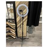 SELFIE STAND WITH LIGHT