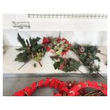HOLIDAY WREATHS, FLORAL DECORATIONS
