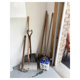 SNOW SHOVEL, ROUND UP SPRAY CONTAINER