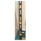 LEVEL W/ 3 BUBBLE SECTIONS