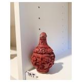 CARVED ANTIQUE CHINESE CINNABAR SNUFF BOTTLE 3.5"