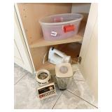 BLENDER WITH GLASS JAR BY OSTERIZER, CROPS HAND