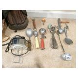 DICE BOTTLE OPENER, ICE CREAM SCOOPS, WOOD BOTTLE