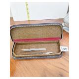 ZIPPER LEATHER CASE W/ TWEEZERS & SCULPTURE KNIFE