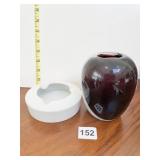 ABCO TABLE WARE ASH TRAY AND 6" ART GLASS VASE