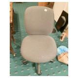 GRAY 5 WHEEL OFFICE CHAIR