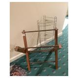 FOLDING LUGGAGE RACK WOOD W/ METAL RODS AND CHAIN