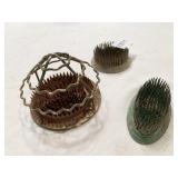 LION HANDLE PLANTER ONE BROKEN FOOT