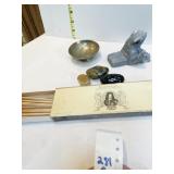 ERIK DAHLBERG MATCHES, ROCKS FROG HAS CHIP ON