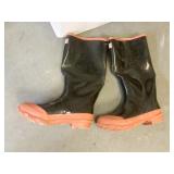 SZ 8 BOSS WOMENï¿½S BOOTS