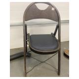 FOLDING WOOD FRAME CHAIR