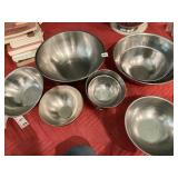 6 STAINLESS STEEL BOWLS INCL. LARGE DOUGH BOWL
