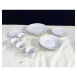 CLASSIC GOLD DINNER SET SERVICE FOR 4 5 PC.