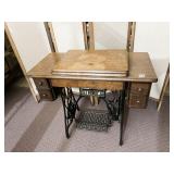VINTAGE SINGER TREADLE SEWING MACHINE