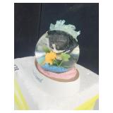 HAMILTON COLLECTION UNEXPECTED FRIEND CAT SNOW