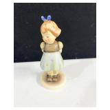 GOEBEL TWO HANDS, ONE TREAT