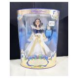 DISNEY SNOW WHITE ND THE 7 DWARFS BARBIE NEW IN