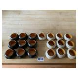 BLACK AND IVORY COLORED WOOD NAPKIN RINGS (19)