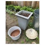 TALL SQUARE PLANTER, LRG WHITE POT & TOP OF BIRD