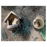 R.R.P. CO, 2QT HIGH JAR CROCK BIRD FEEDER LIGHTS