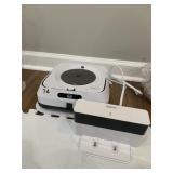 ROBOT FLOOR CLEANER W/ DOCK STATION