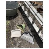 VINTAGE HANDLED DUSTPAN & OTHERS