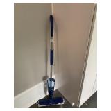 BONA FLOOR CLEANER WITH SOLUTION CONTAINER