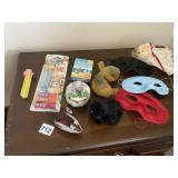 TIN WIND UP TOY MOUSE HONG KONG, MINION PEZ,