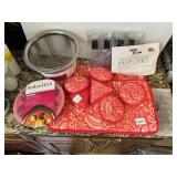 SET OF MATCHING SCRUB SPONGES AND MAT, INSTAPOT