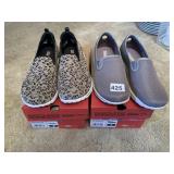 SKETCHERS SZ. 7 2 PAIRS OF SHOES