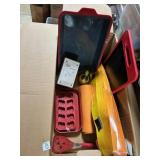 ASSORTED KITCHEN ITEMS