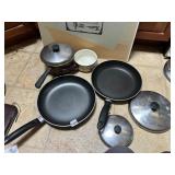 BAKING PANS AND FRY PANS