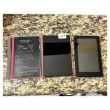 2 AMAZON KINDLES MODEL DD 7400 AND MODEL C9R6OM