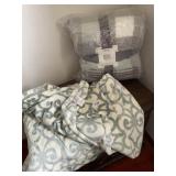 NEW BERKSHIRE WEARABLE BLANKET AND SONOMA FLEECE