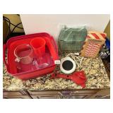 COLLAPSIBLE DISH PAN, MEASURING CUPS, COLLAPSIBLE