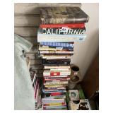 ASSORTMENT OF BOOKS INCLUDING HARDBACK FICTION