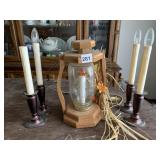 GLASS CENTER LANTERN, 2 BATTERY OP CANDLES