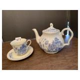 ROBERTSON DESIGN GROUP TEAPOT SET