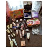 NEW COSMETICS AND TOTES