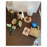 AQUAJOE NEW HOSE FITTING, SUNFLOWERS, GLASS BALL