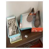 SZ 8.5 NIB BARE TRAPS SUEDE FLATS, SZ 7.5 NEW, NO