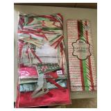 100 PC HOLIDAY GIFT BAG SET AND TISSUE PAPER